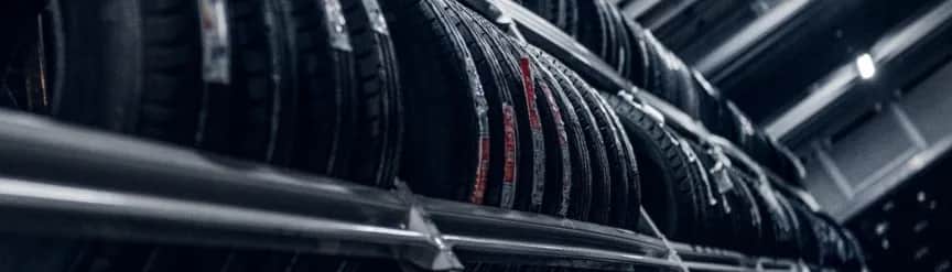 ¿De qué está hecho un neumático? Materiales sorprendentes y sus funciones