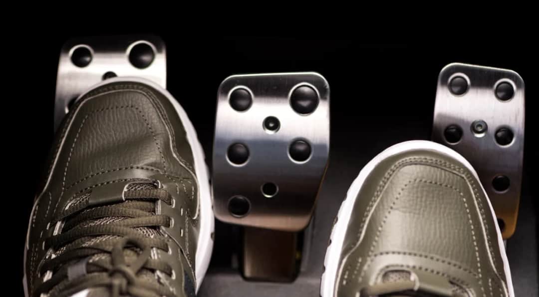 Qué pedal es el embrague y cómo evitar errores al usarlo